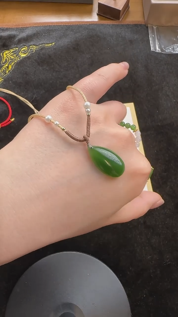 【闪购商品】和田玉颈饰未镶嵌碧玉水滴吊坠