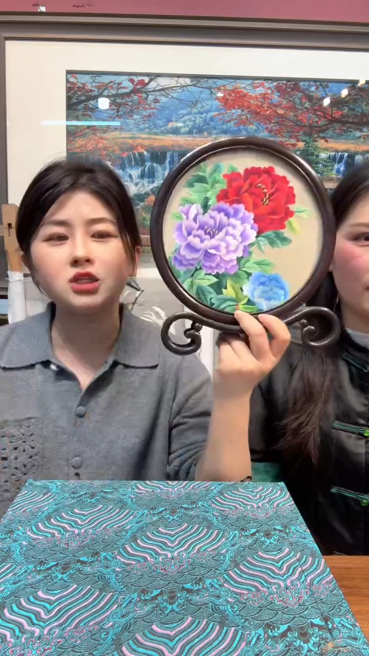 竖款非遗苏绣手工刺绣摆台