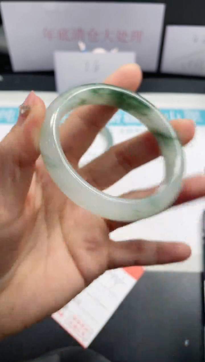 【闪购商品】石英质玉手镯未镶嵌144