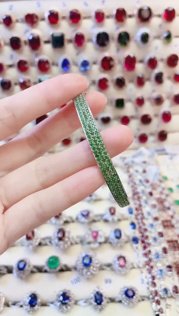 18K金镶嵌手镯石榴石（沙弗莱）?***源拆单