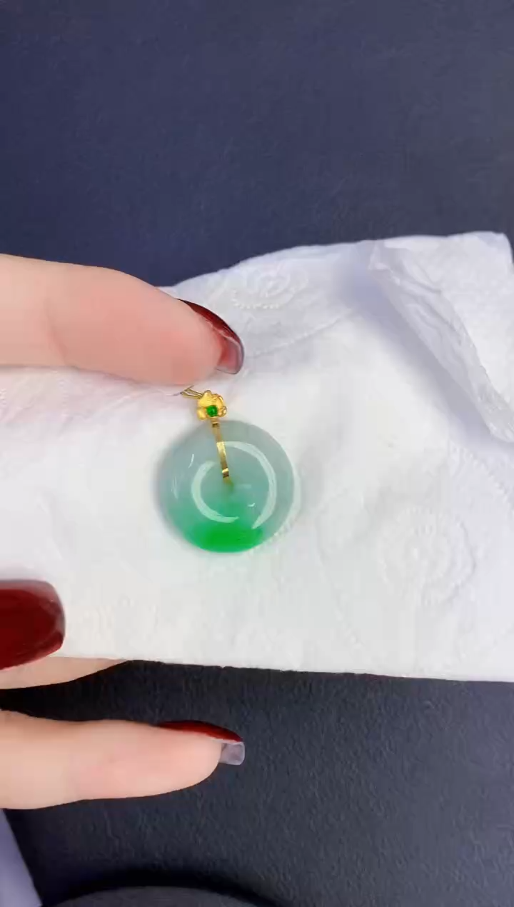 颈饰18K金镶嵌翡翠缅甸天然翡翠A货