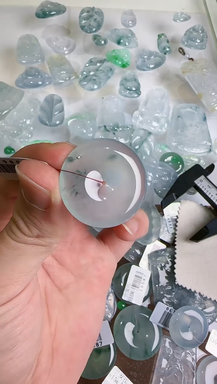 【闪购商品】翡翠吊坠(不含链)未镶嵌..