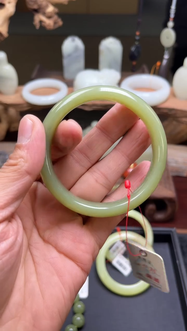 【闪购商品】和田玉手镯未镶嵌59+若羌黄口 正圈手镯