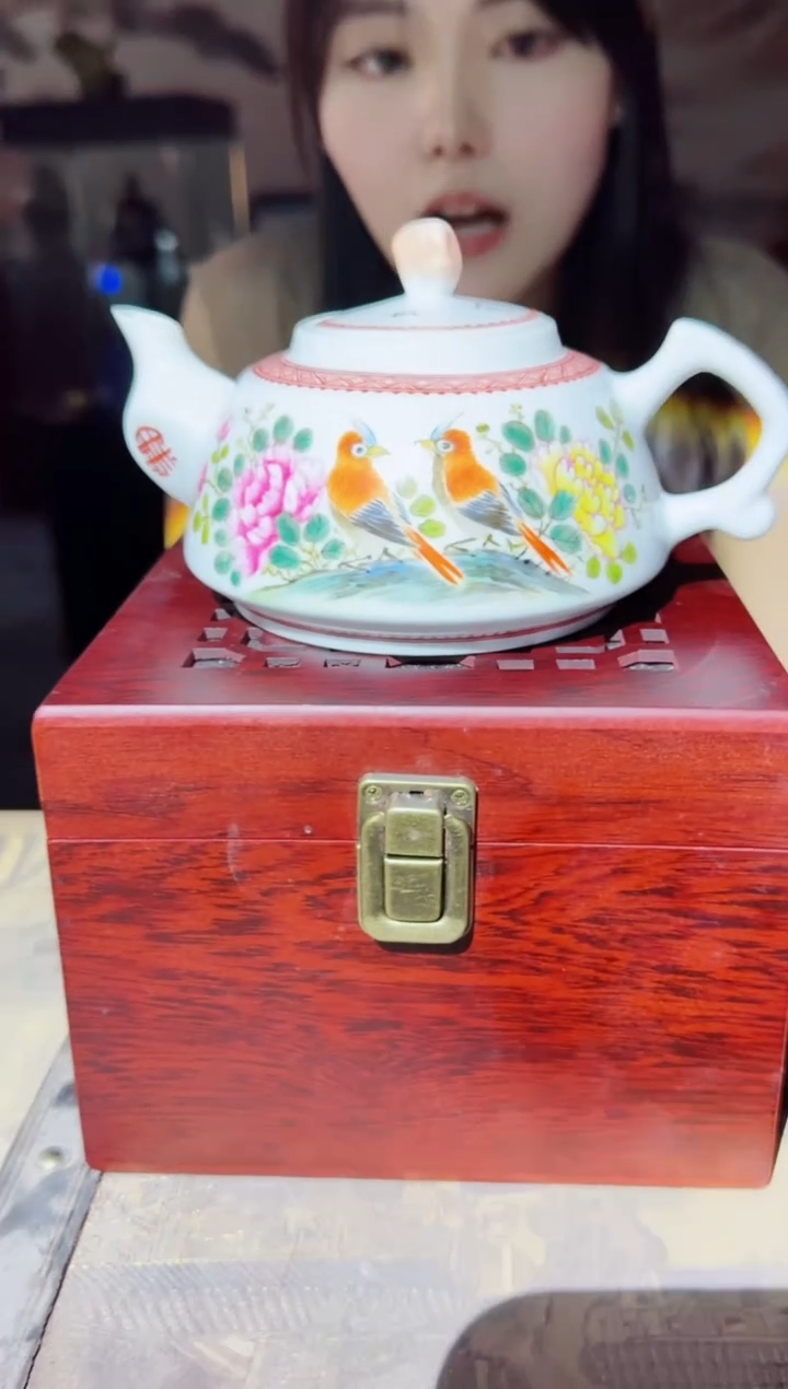 摆件景德镇陶瓷茶壶