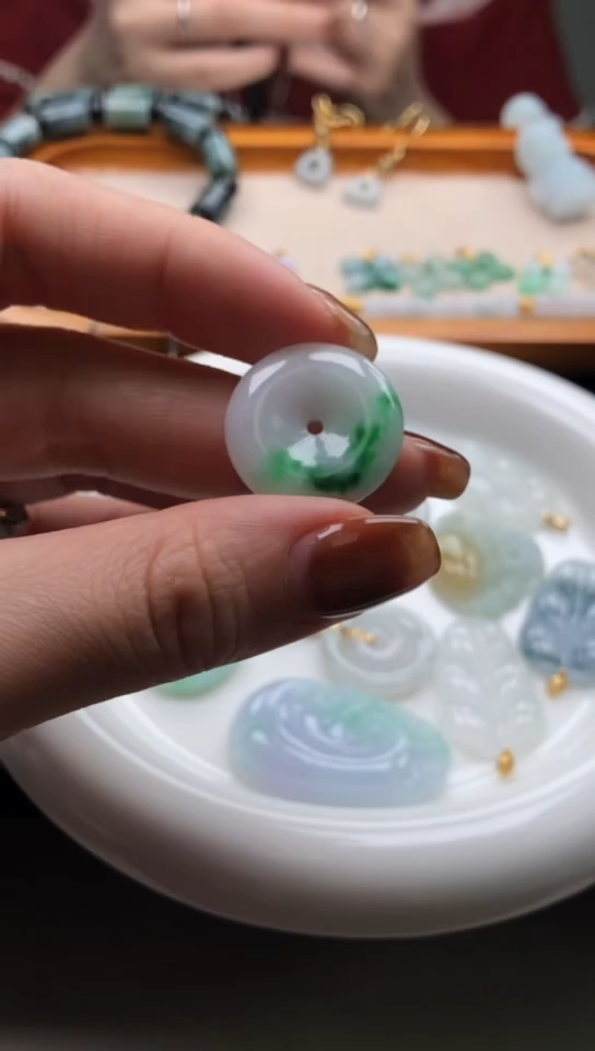 吊坠(不含链)未镶嵌翡翠天然缅甸A货翡翠