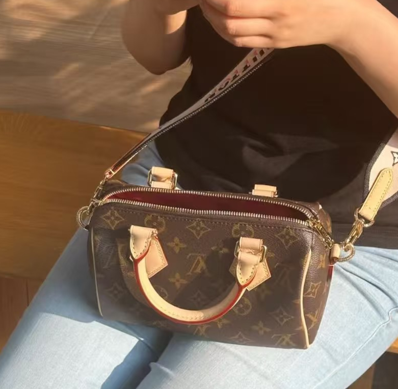 LouisVuitton/路易威登 斜挎包 老花sp20 dd6074/2512