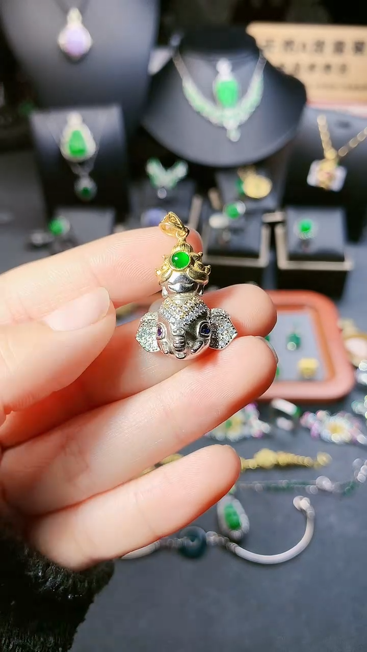 【闪购商品】翡翠吊坠(赠链)银S925镶嵌吊坠