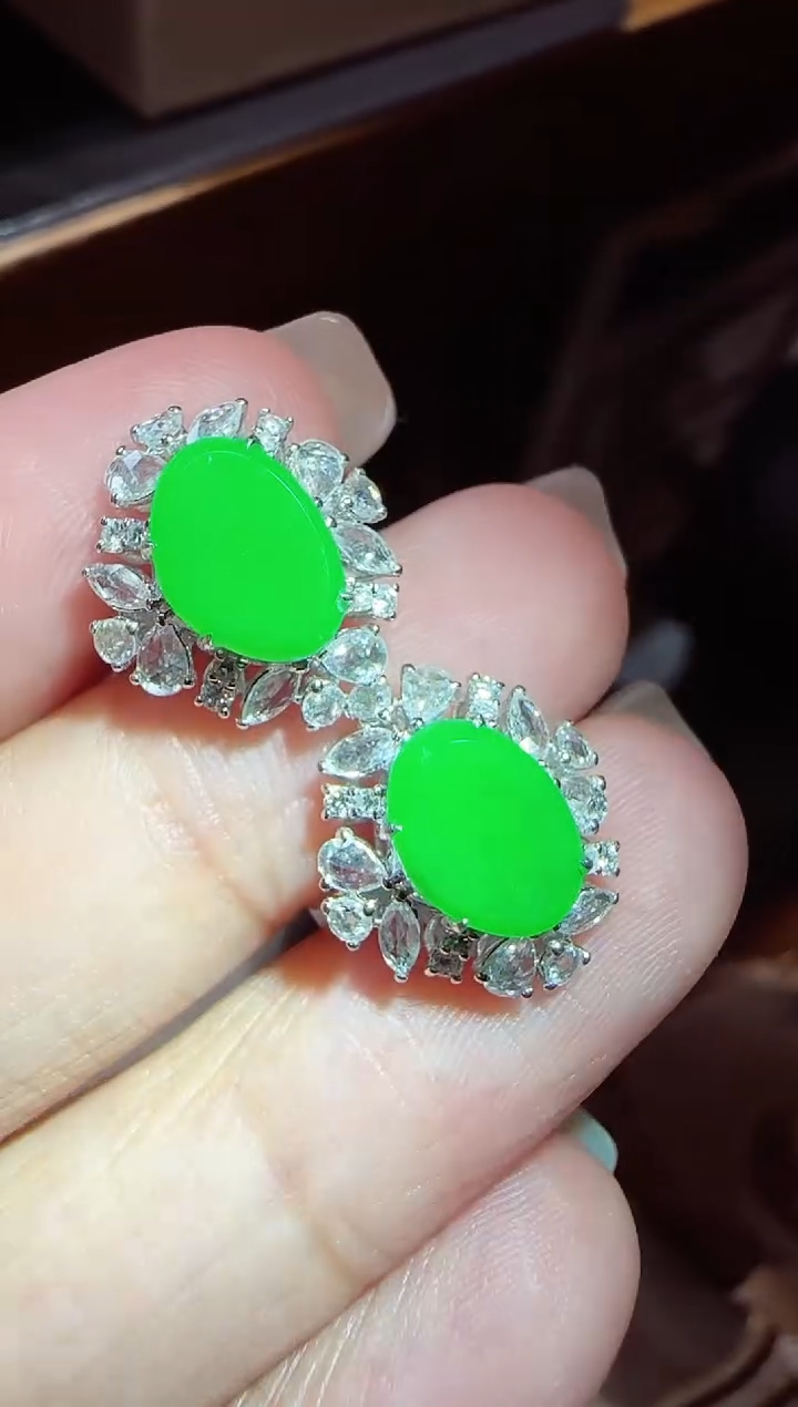 【闪购商品】翡翠耳饰18K金镶嵌爱心