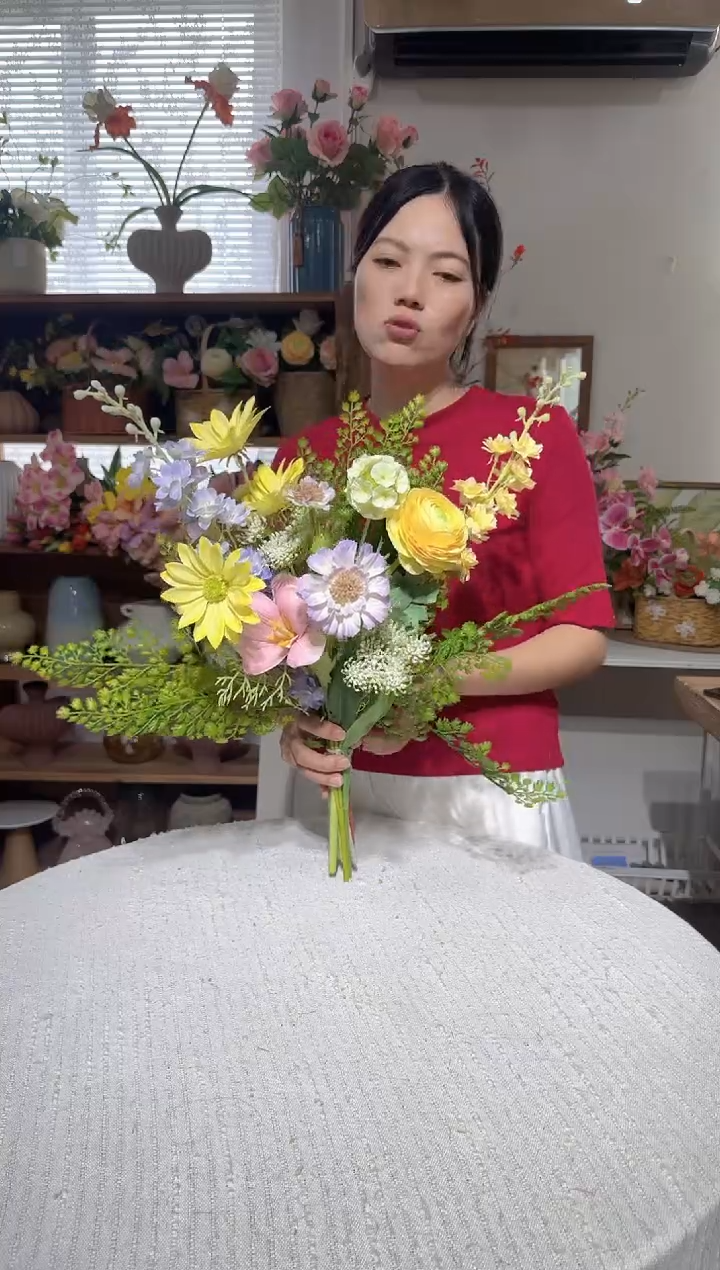 48  混搭色系手感郁金香洋牡丹波斯菊混搭花束，清仓尾货福利