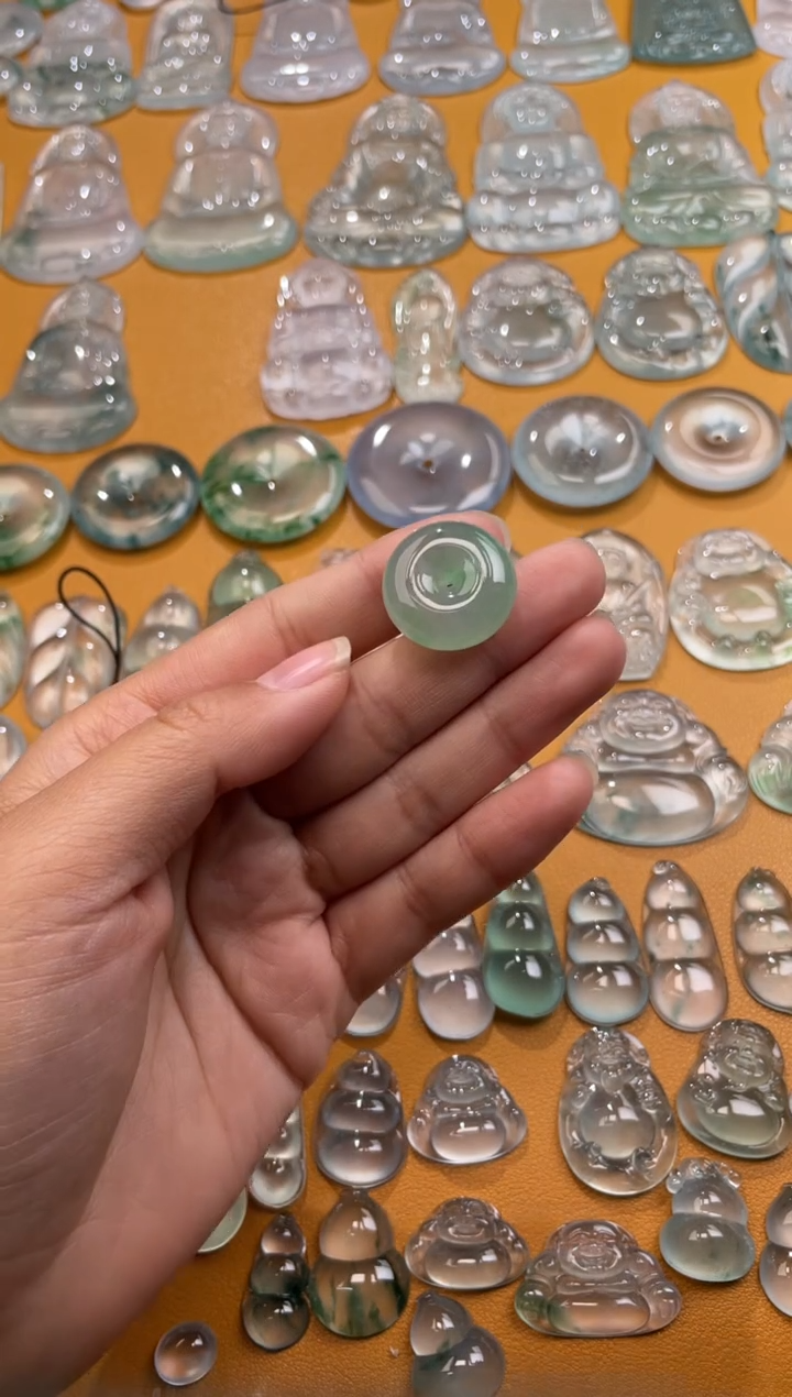 【闪购商品】翡翠吊坠(不含链)未镶嵌扣子20.6 8.2