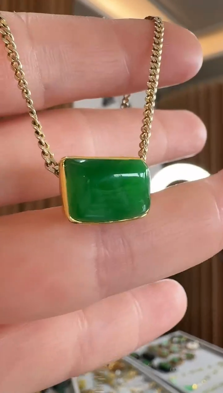 吊坠(不含链)18K金镶嵌翡翠吊坠