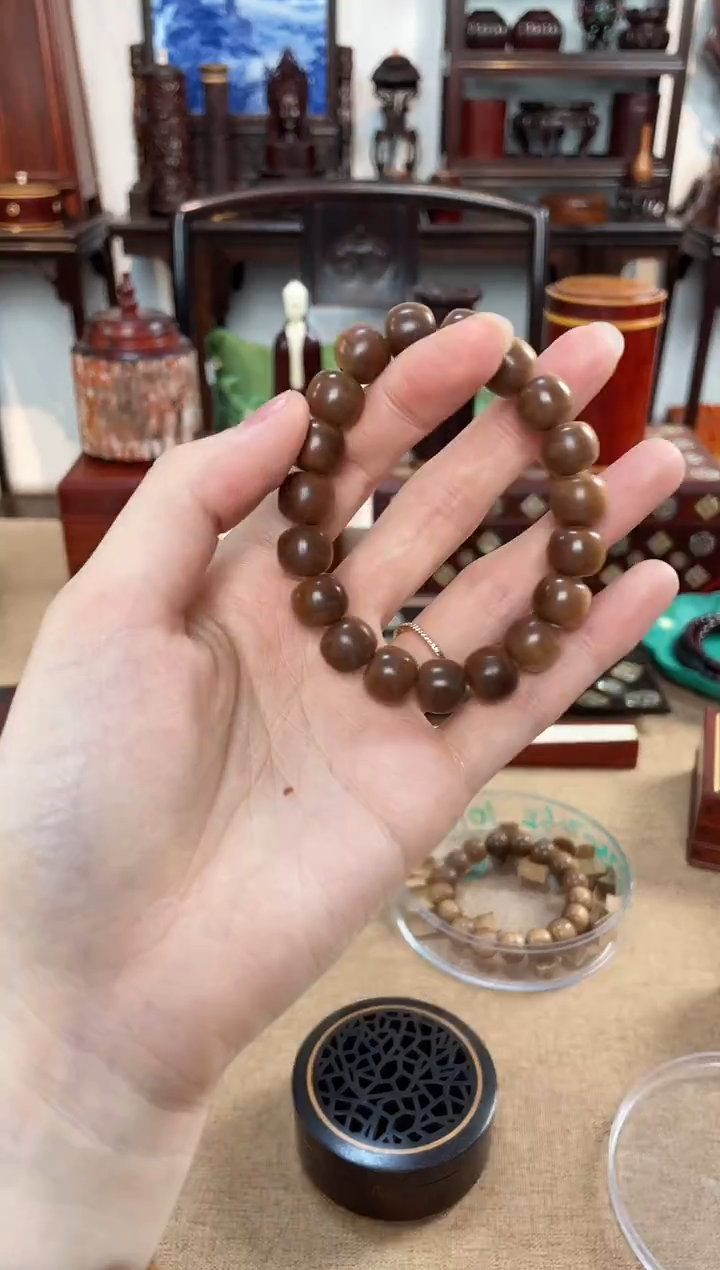 香枝木类成套家具老山手串1.2*1.3