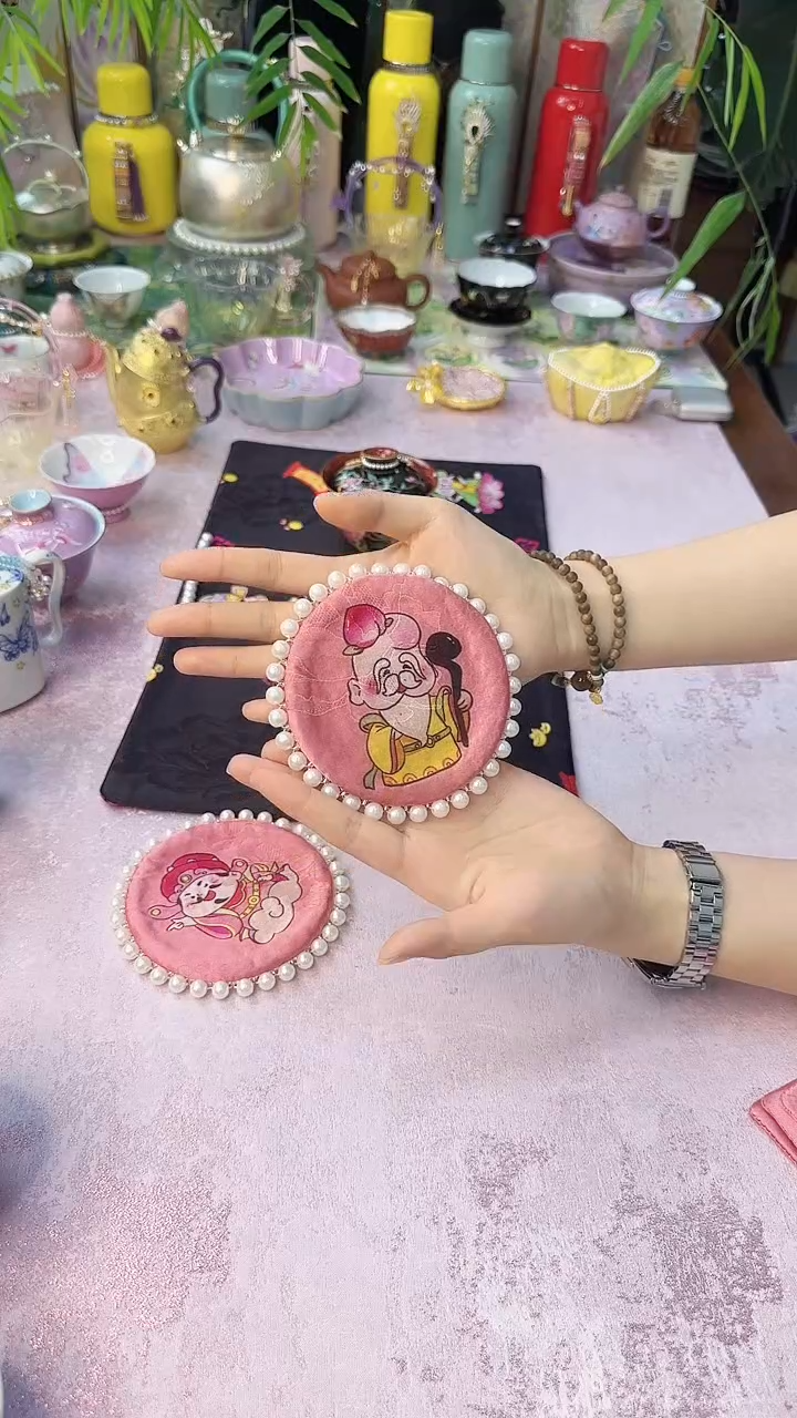 115小财神钉珠小杯垫