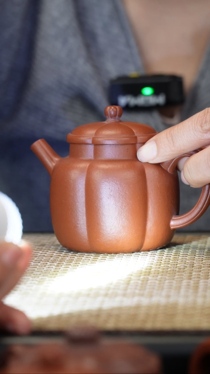 【闪购商品】紫砂茶壶生砂朱泥筋纹繁花