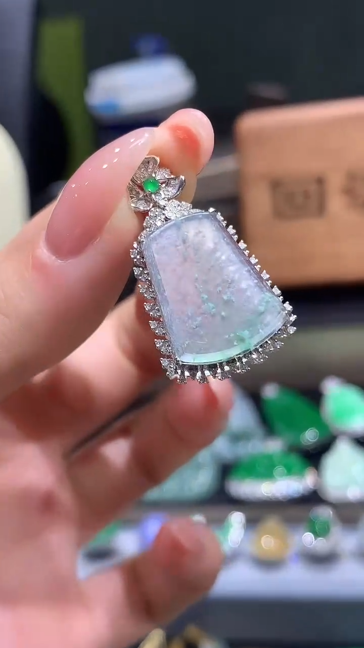 翡翠18K金镶嵌吊坠(不含链)2吊坠不含链