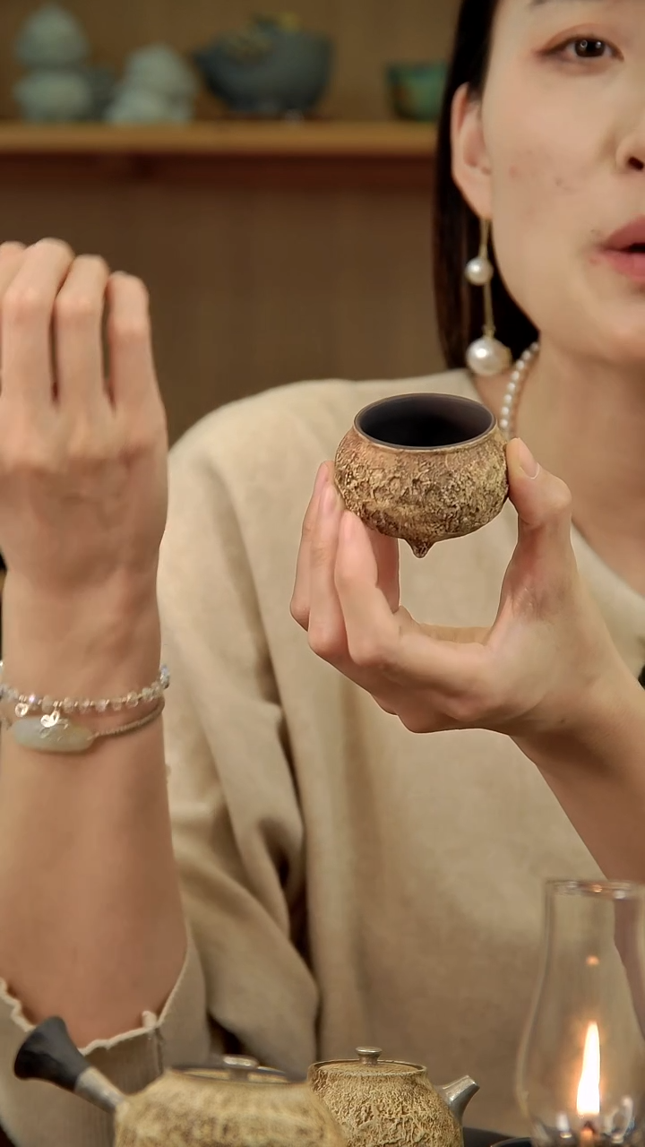 言野手作 粉引仿古锤纹三足杯