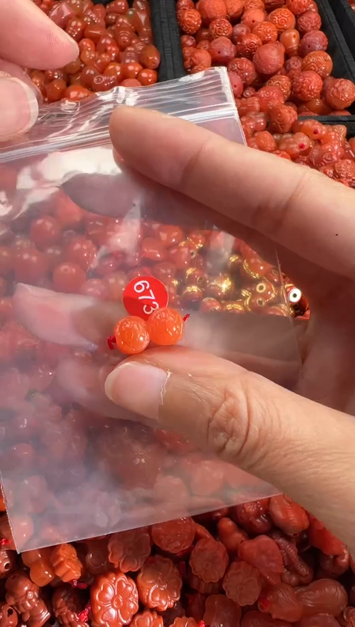【闪购商品】南红玛瑙颈饰未镶嵌1