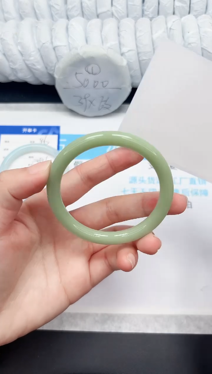 【闪购商品】石英质玉手镯未镶嵌47-58.7