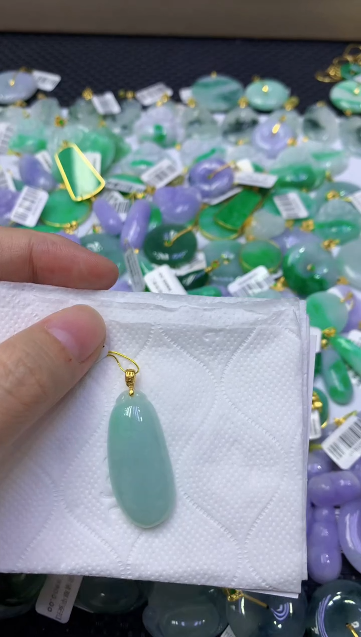 颈饰未镶嵌翡翠天然缅甸翡翠A货