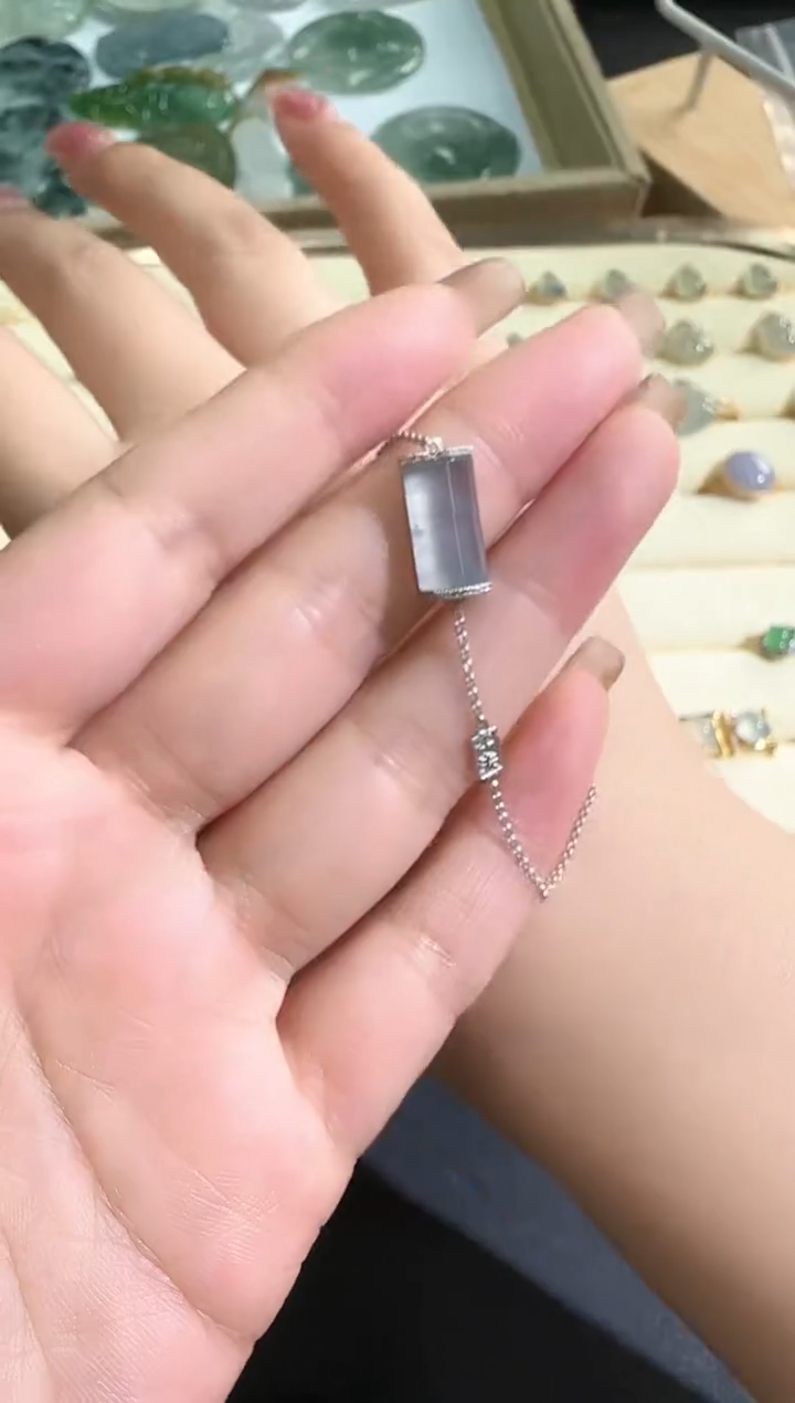 【闪购商品】翡翠颈饰18K金镶嵌250214299