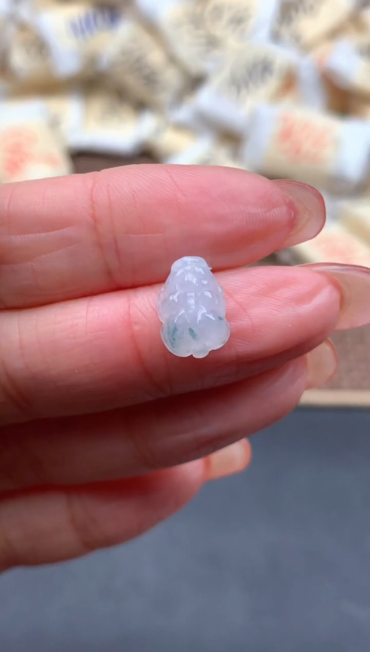 未镶嵌挂件翡翠1