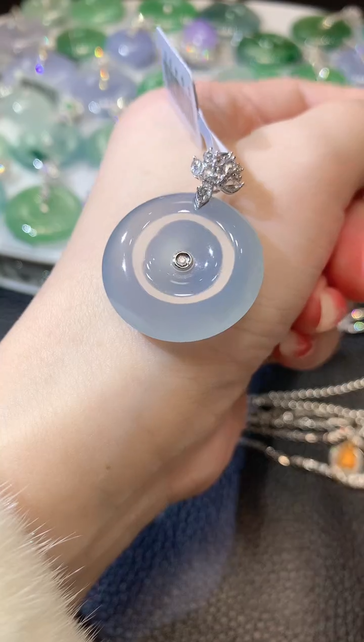 【闪购商品】翡翠吊坠(不含链)18K金镶嵌A 38