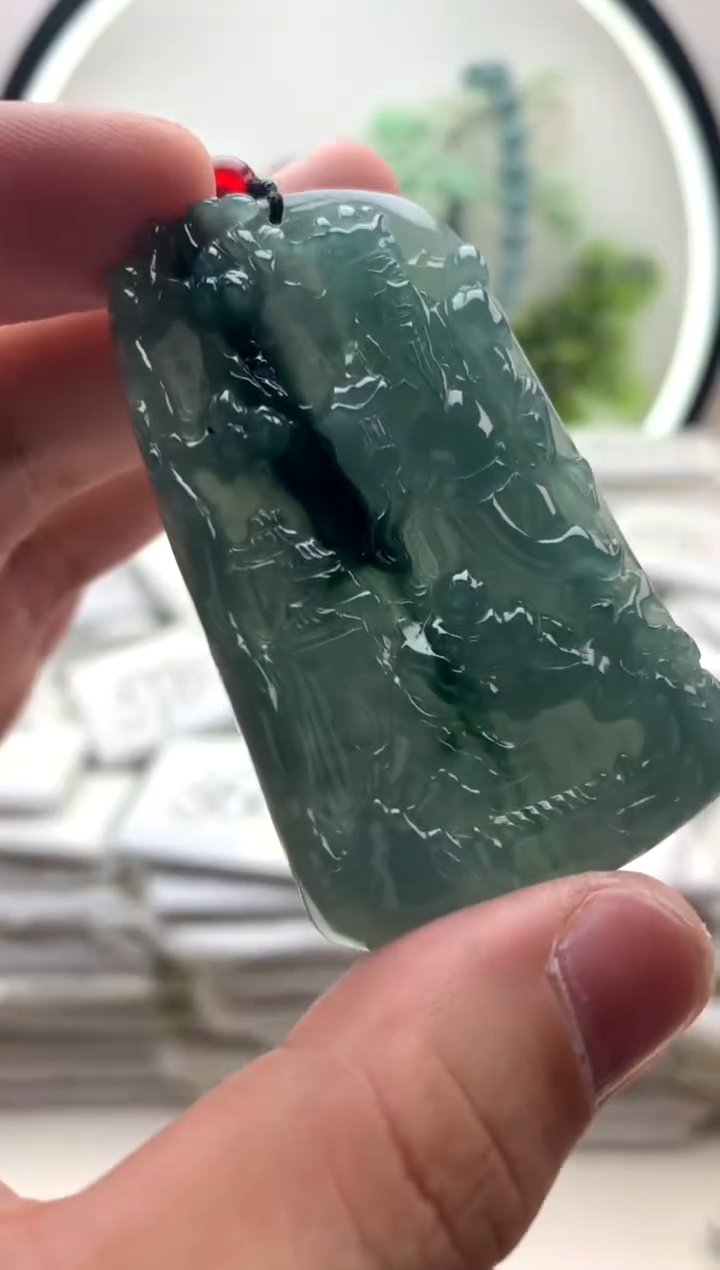 翡翠未镶嵌颈饰财神