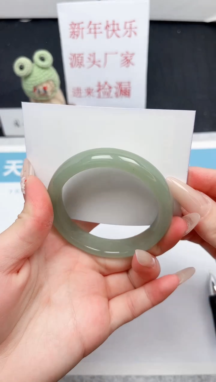 【闪购商品】石英质玉手镯未镶嵌62-52.6