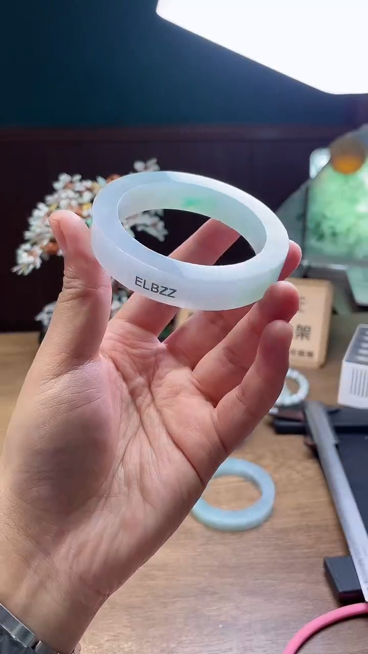 定制翡翠手镯未镶嵌定制