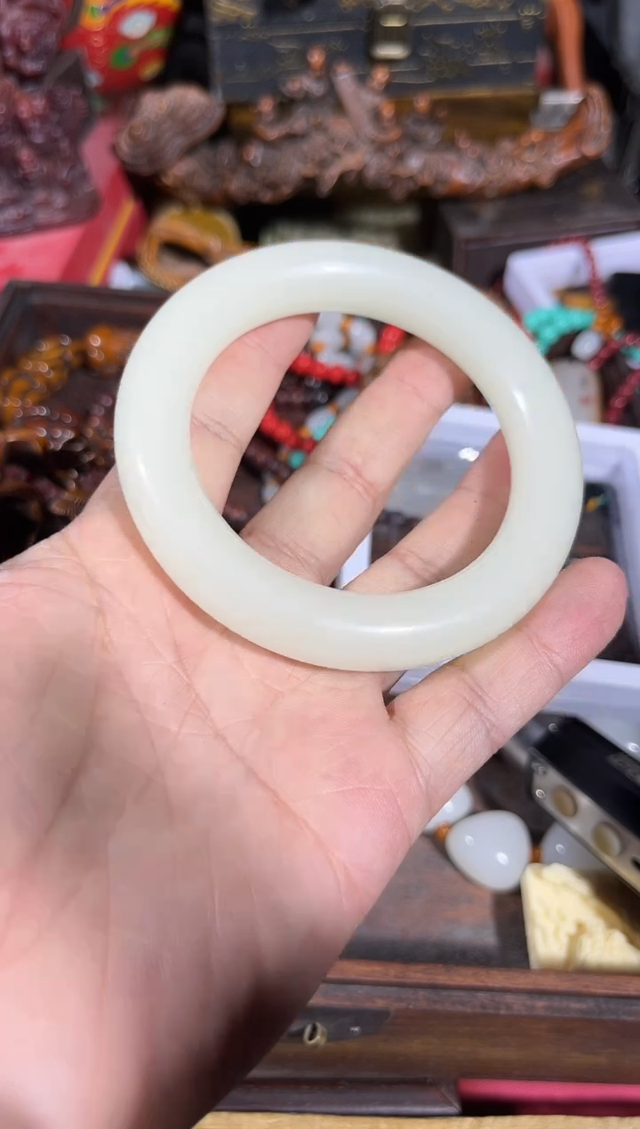 【闪购商品】和田玉手镯未镶嵌1