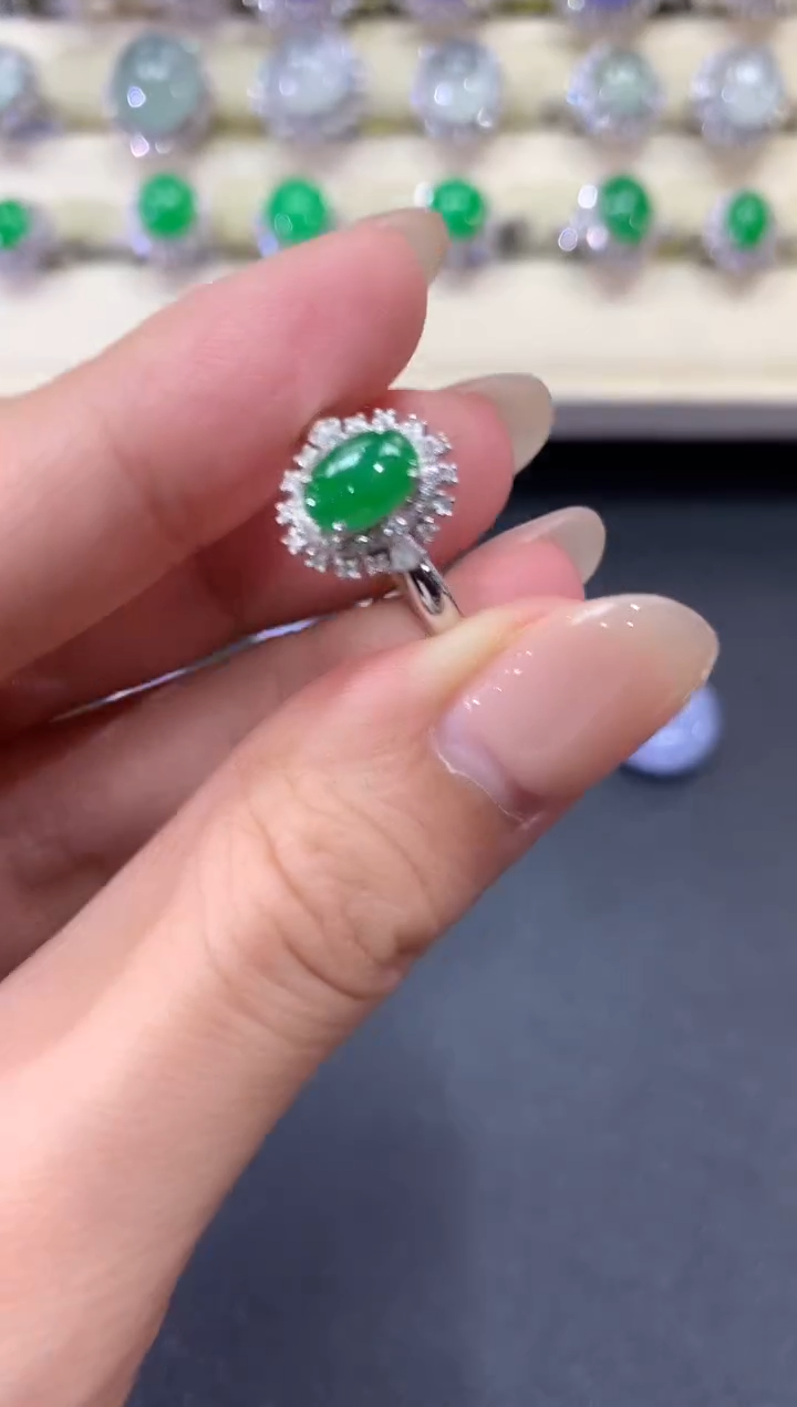 【闪购商品】翡翠戒指18K金镶嵌a40       