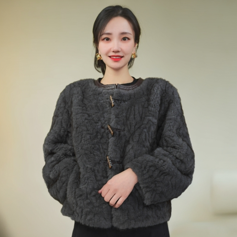 冬季新品千金风弯刀袖时尚宽松外套皮毛一体圆领保暖显瘦上衣