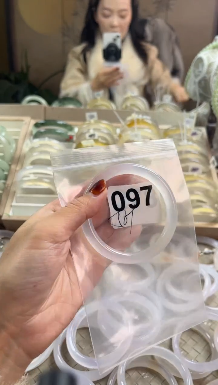 手镯玛瑙/玉髓未镶嵌097