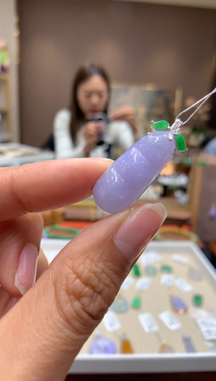 【闪购商品】翡翠颈饰18K金镶嵌福豆