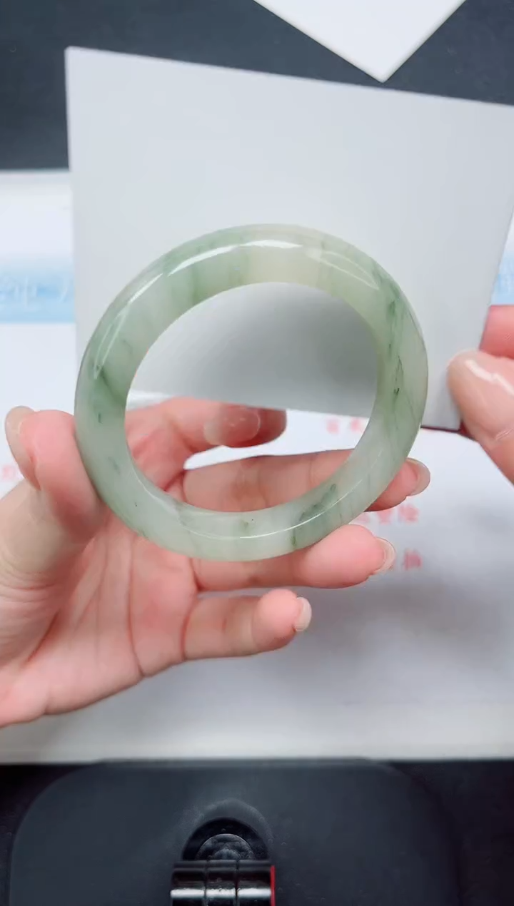 【闪购商品】石英质玉手镯未镶嵌195-53