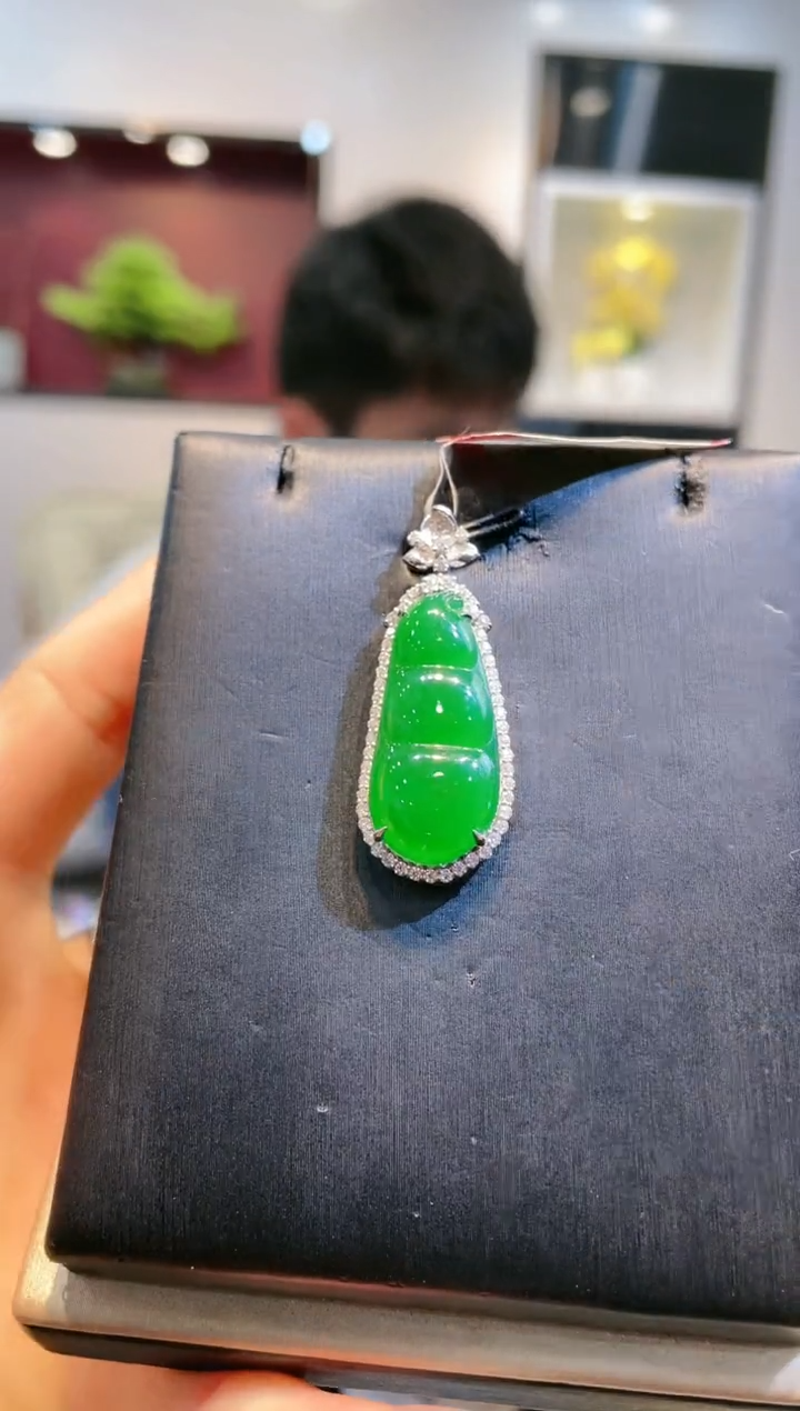 【闪购商品】翡翠颈饰18K金镶嵌A63天然A货翡翠吊坠