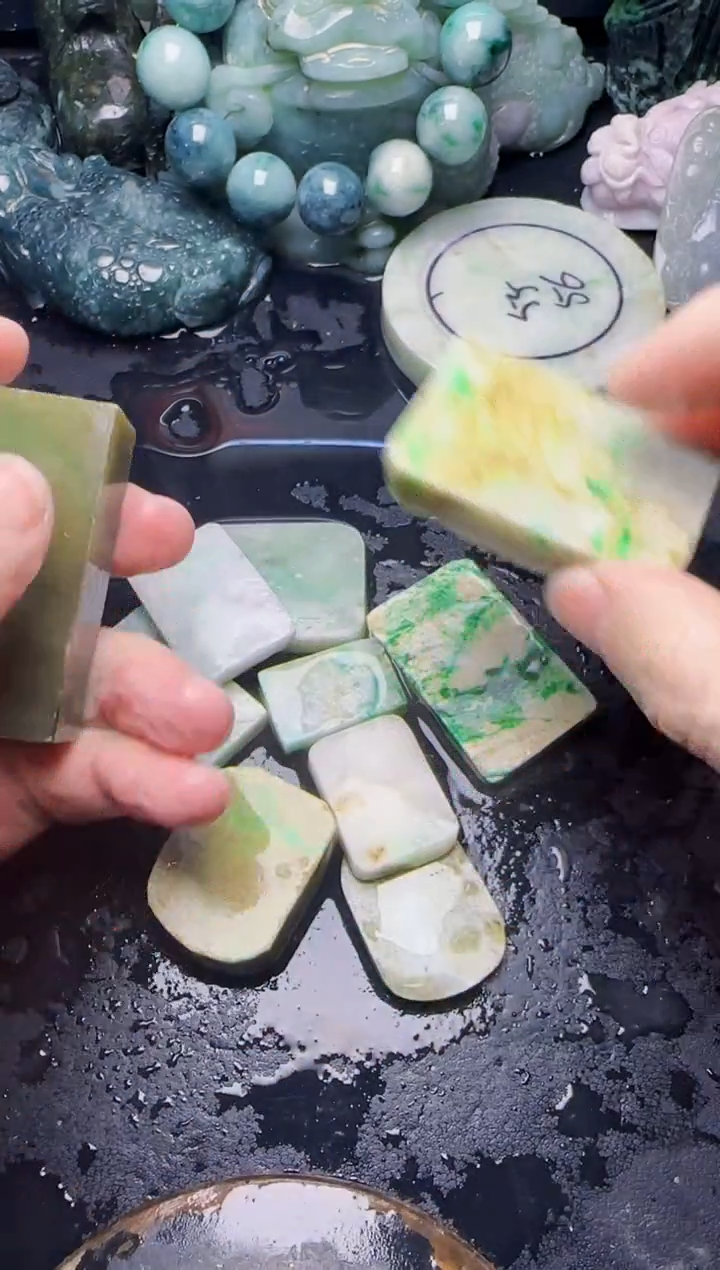 颈饰未镶嵌翡翠小*女82