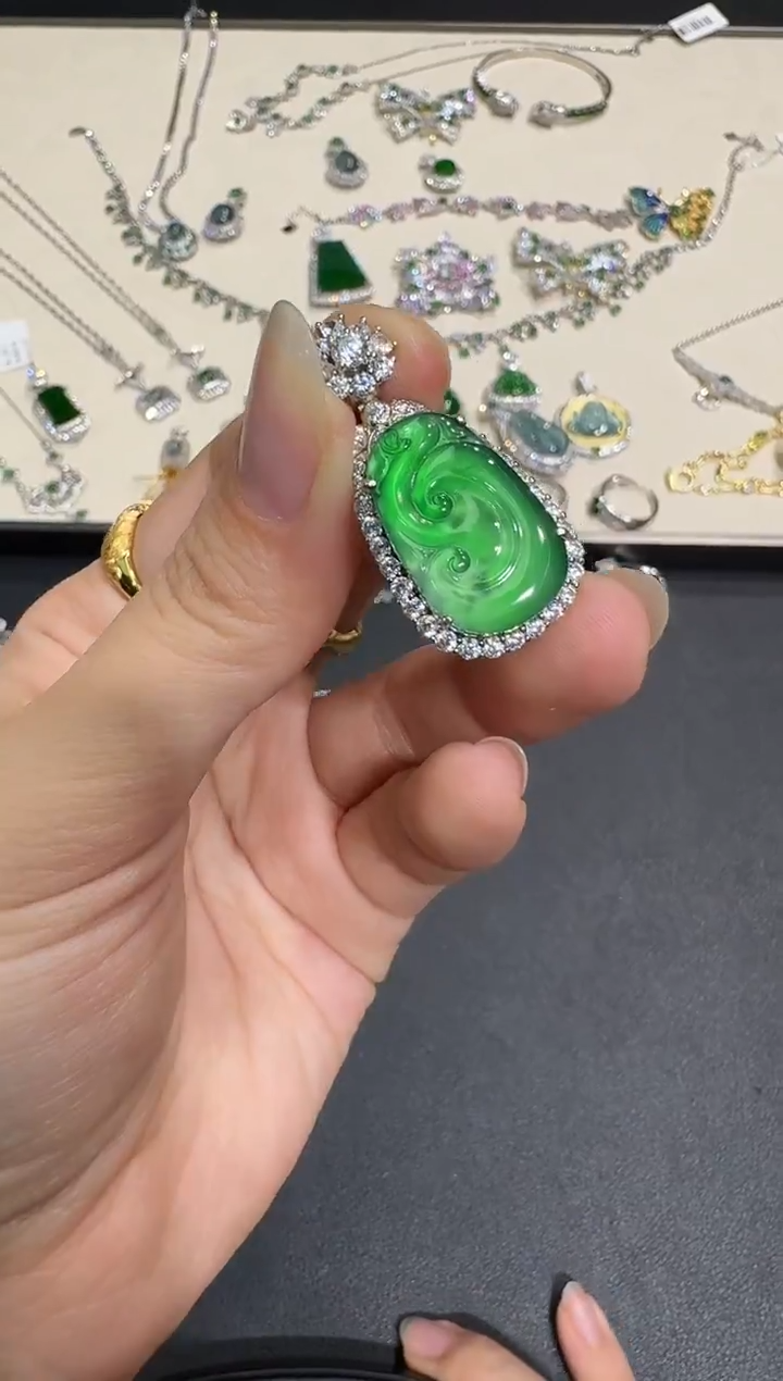 颈饰银S925镶嵌翡翠 X0103-1822-125