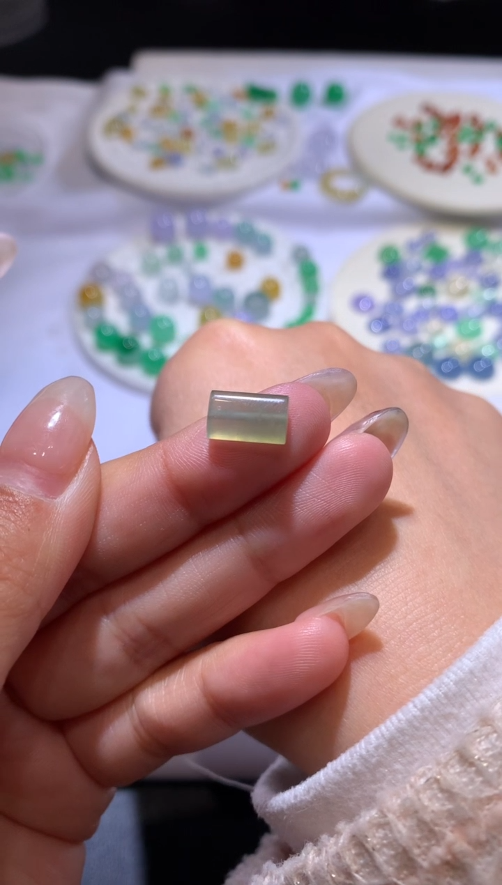 【闪购商品】定制翡翠未镶嵌9.9*6.3*3.6桶珠298+30