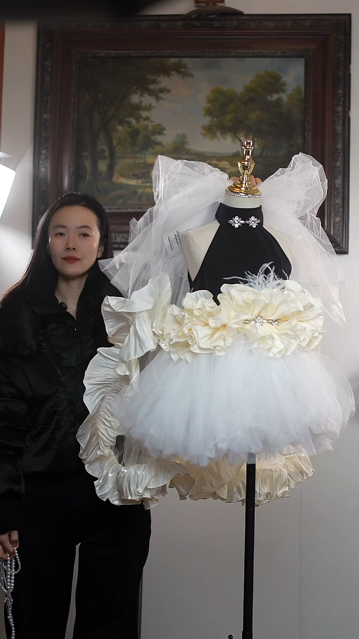 130纱裙+头纱艺桐轩儿童朝服