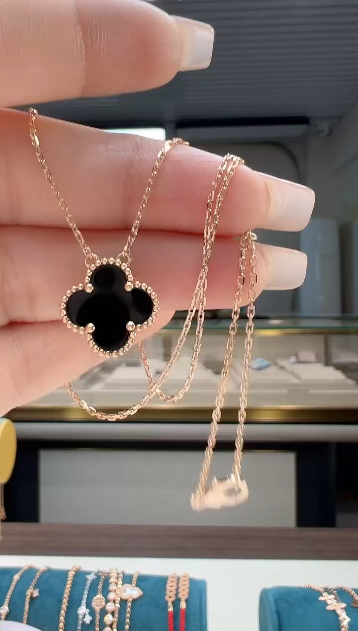 【闪购商品】玛瑙/玉髓套链18K金镶嵌黑红四叶项链K红