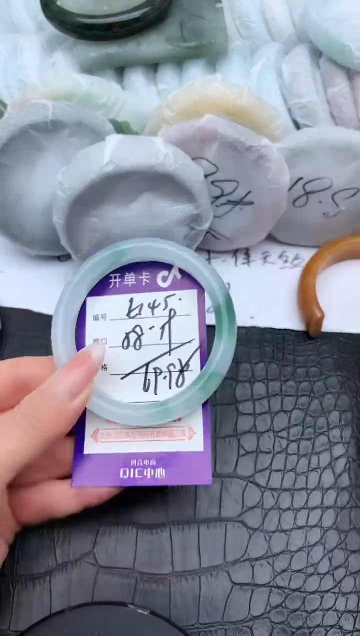 未镶嵌手镯石英质玉E145-57-59