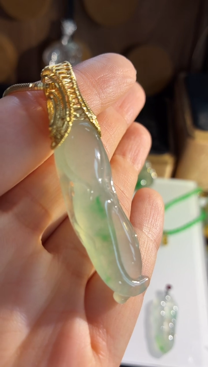 吊坠(不含链)18K金镶嵌翡翠吊坠