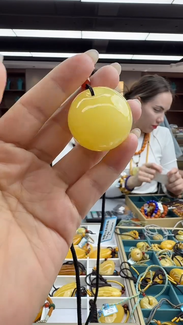 琥珀颈饰未镶嵌252秒拍号 假一罚三 