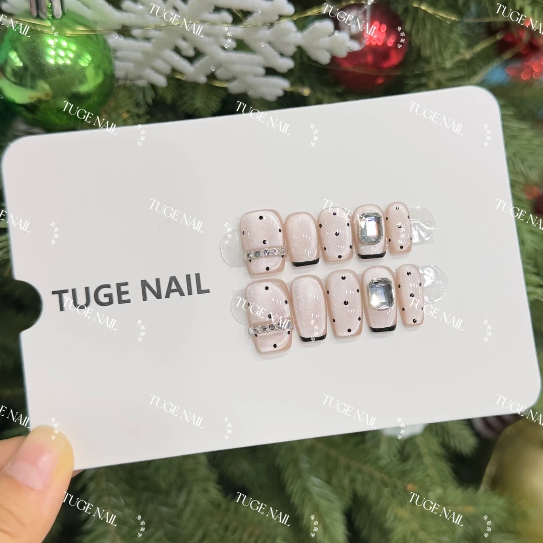 TugeNail“白色恋歌”春夏氛围感波点猫眼轻奢设计师穿戴甲诗诗专属