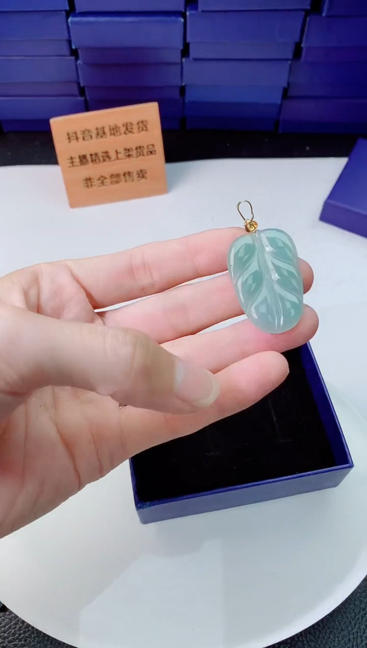 翡翠未镶嵌颈饰1111111111