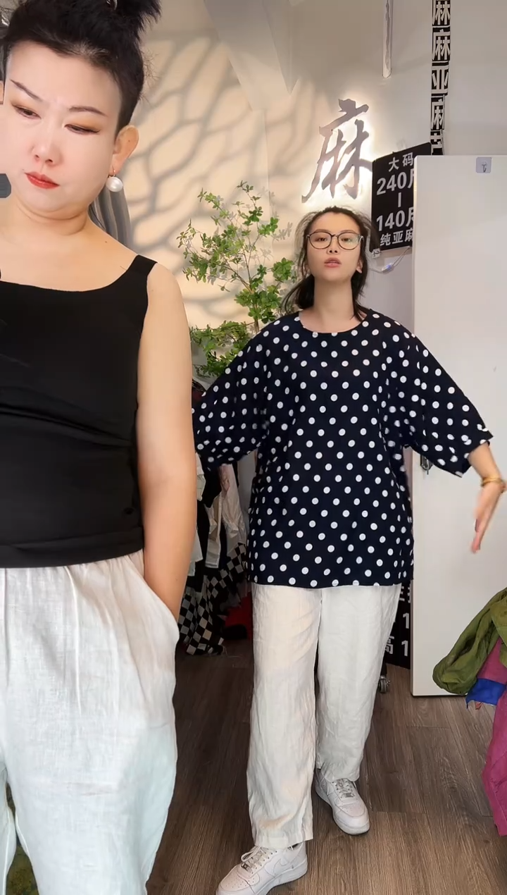 亚麻大码女装系列。