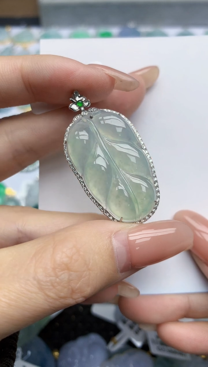 【闪购商品】翡翠挂件18K金镶嵌天然翡翠A货