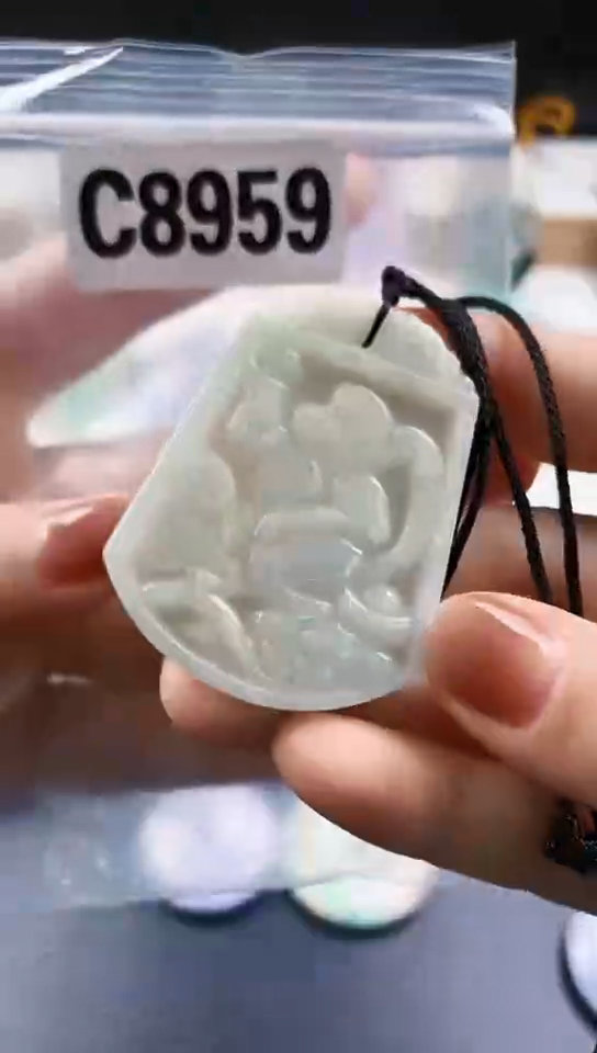 颈饰未镶嵌翡翠天然翡翠吊坠挂件