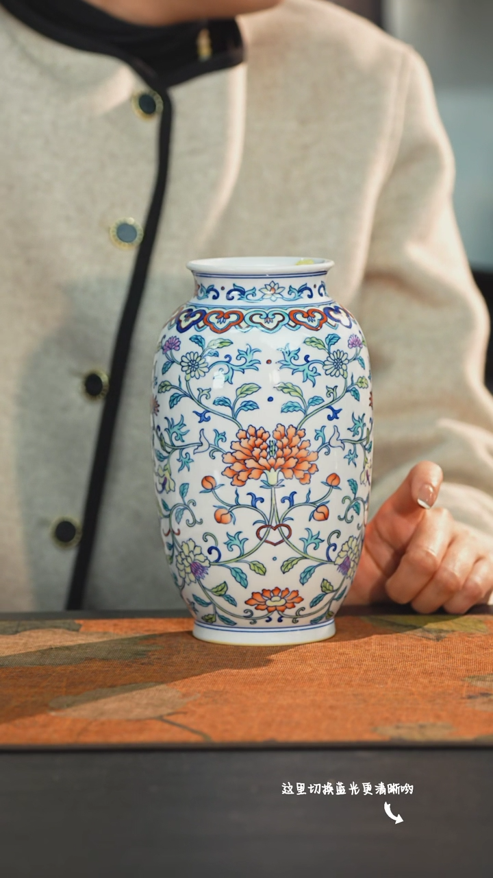 【闪购商品】馆藏级斗彩女将军—涂杏花大师